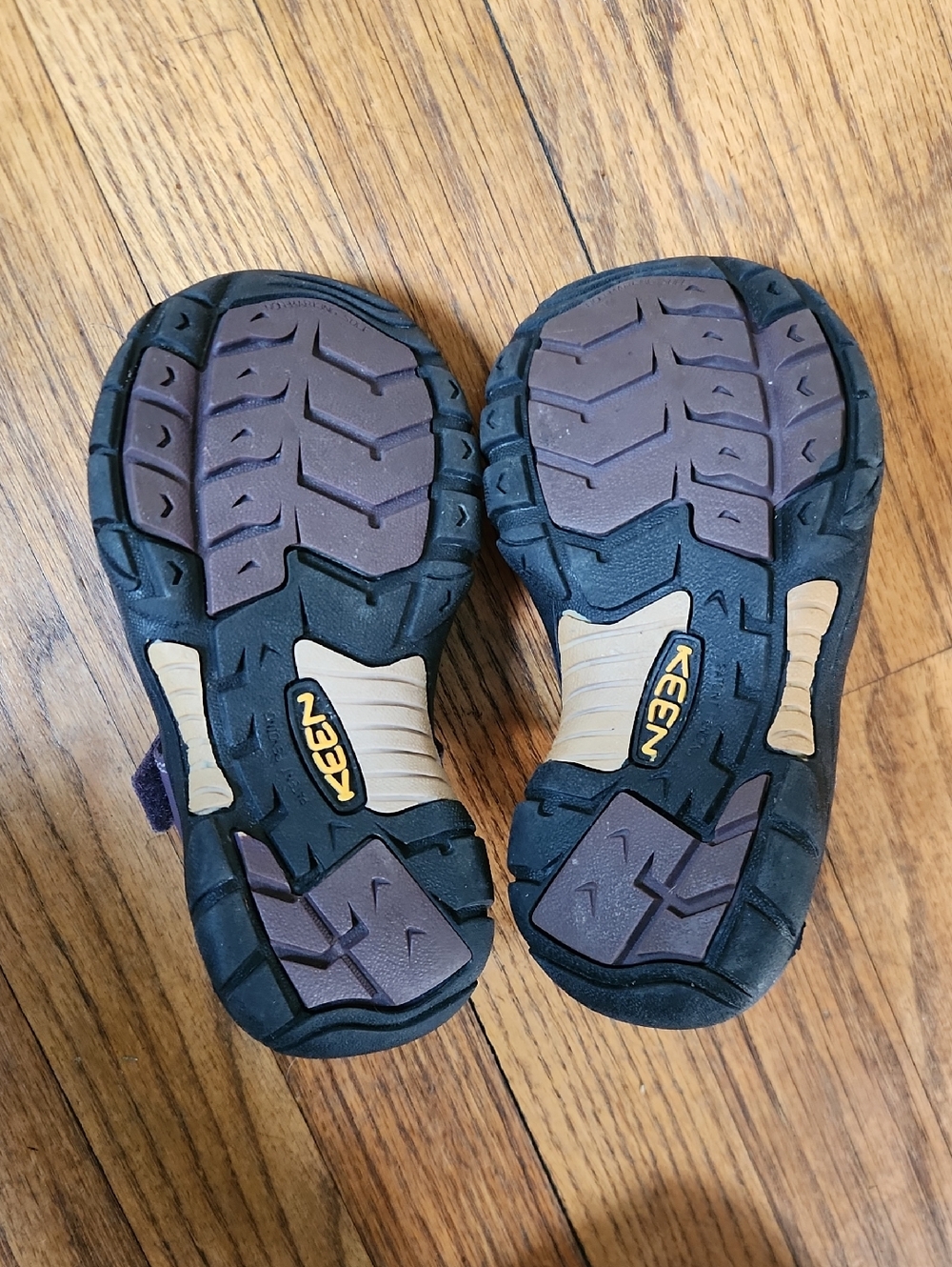 KEEN Kids Purple and Black Adventure Sandals Childrens Size 12 - Picture 4 of 11